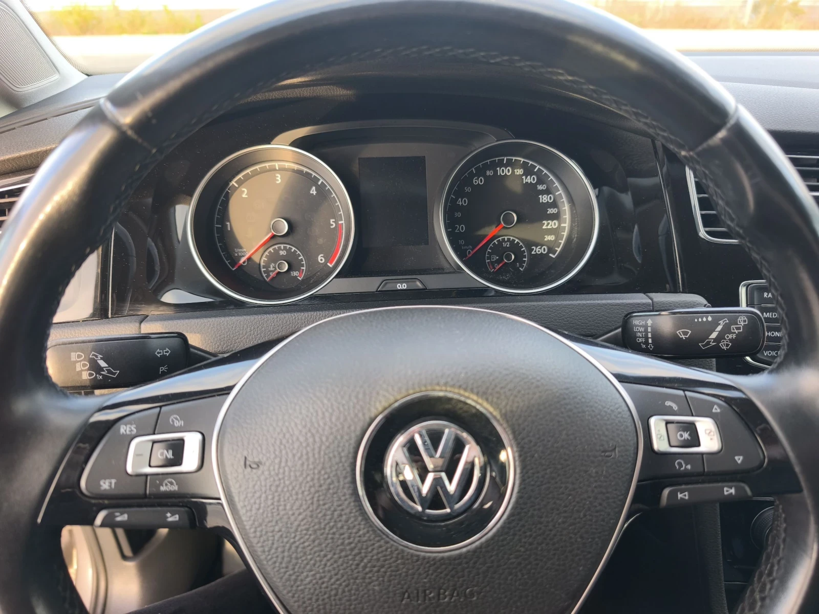 VW Golf 2.0TDI HIGH LINE LED NAVI FULL SERVICE NEW !!! - изображение 8