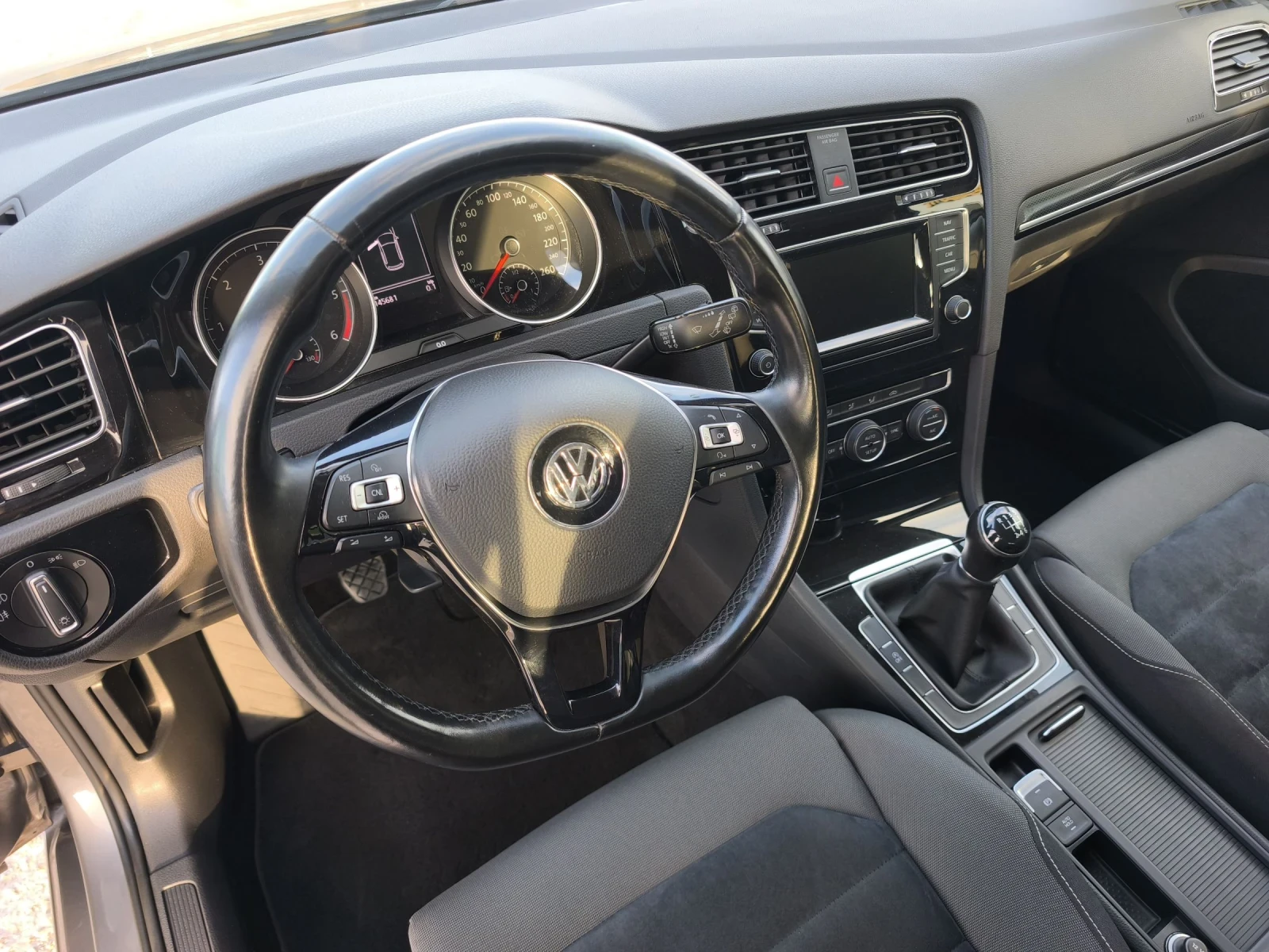 VW Golf 2.0TDI HIGH LINE LED NAVI FULL SERVICE NEW !!! - изображение 7