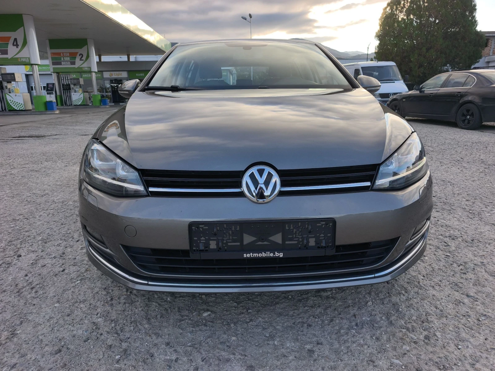 VW Golf 2.0TDI HIGH LINE LED NAVI FULL SERVICE NEW !!! - изображение 2