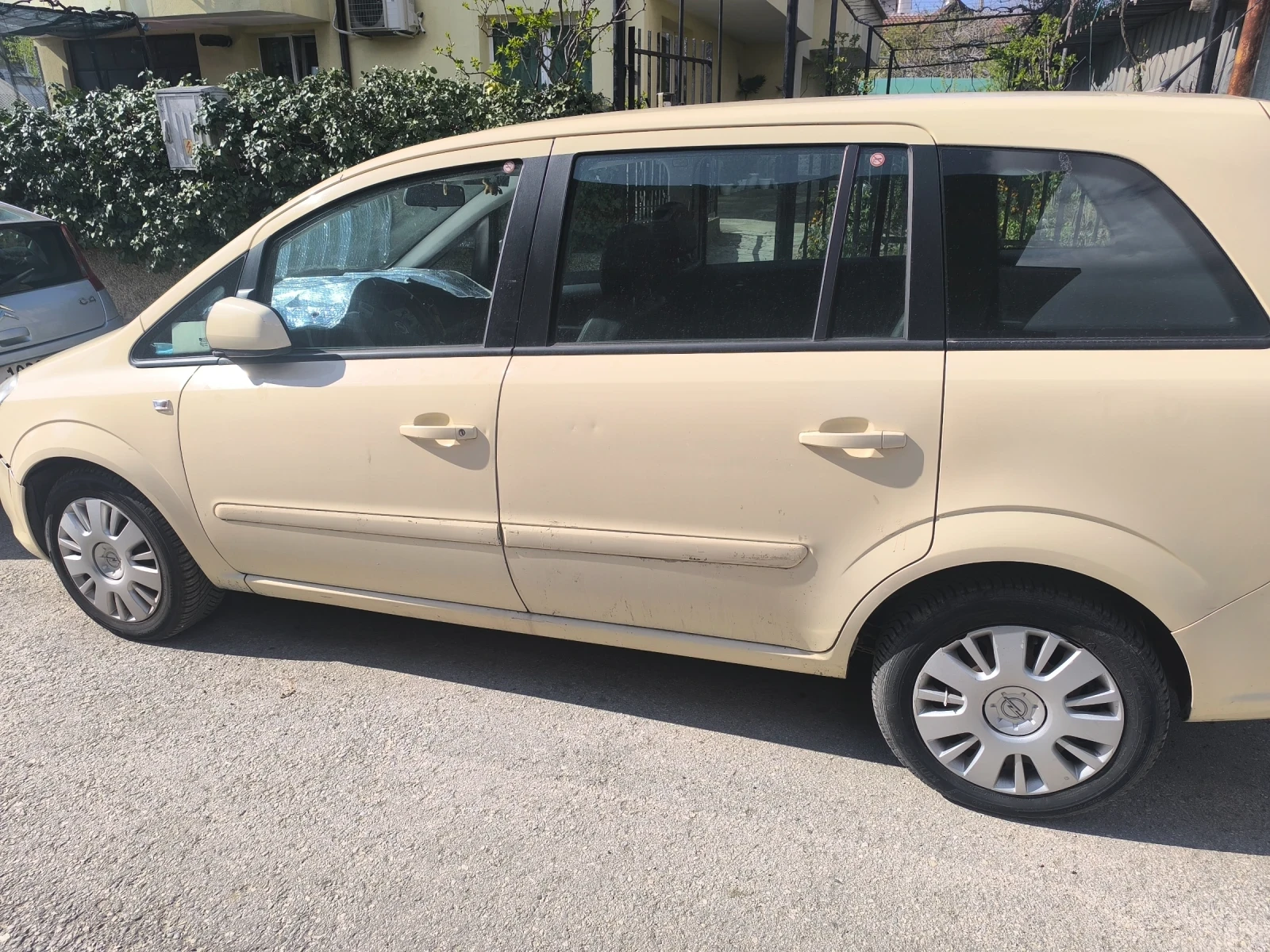 Opel Zafira 6+ 1, снимка 2 - Автомобили и джипове - 54435807