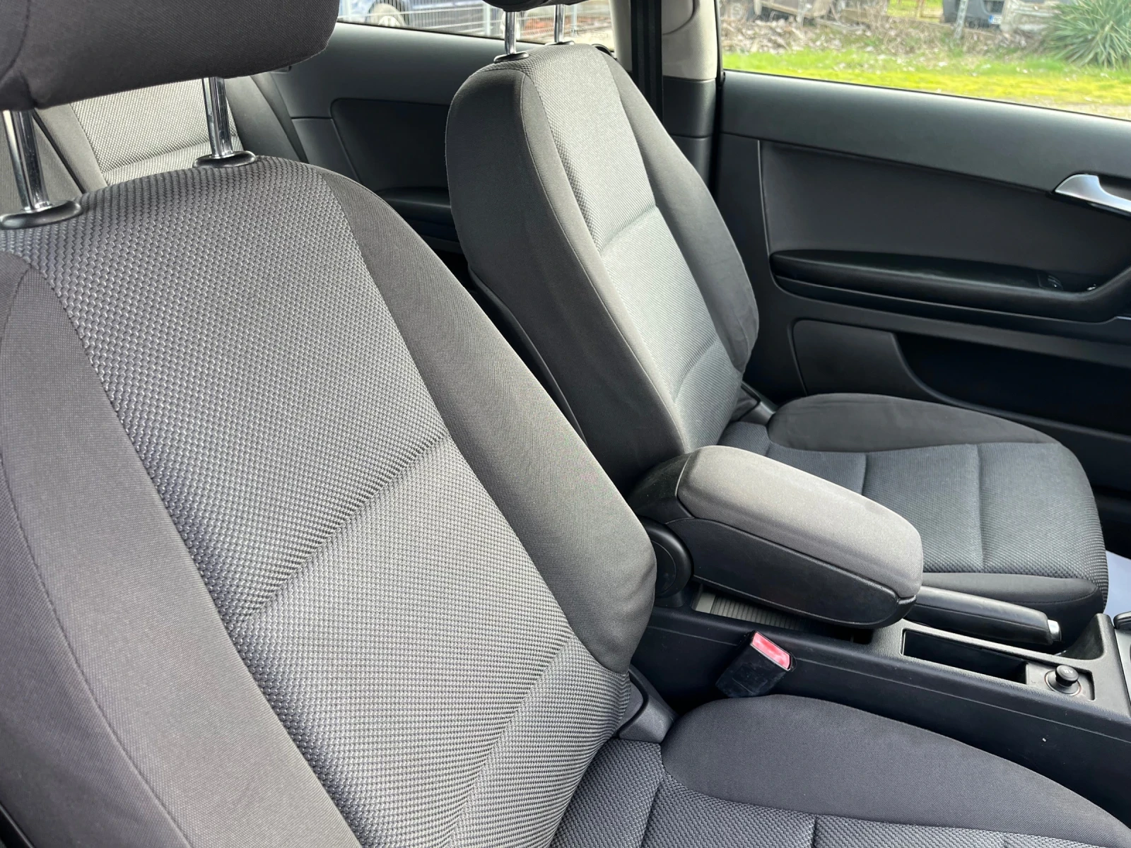 Audi A3 1.6TDI-90-NAVI-FEIS-ITALIA, снимка 6 - Автомобили и джипове - 54048031