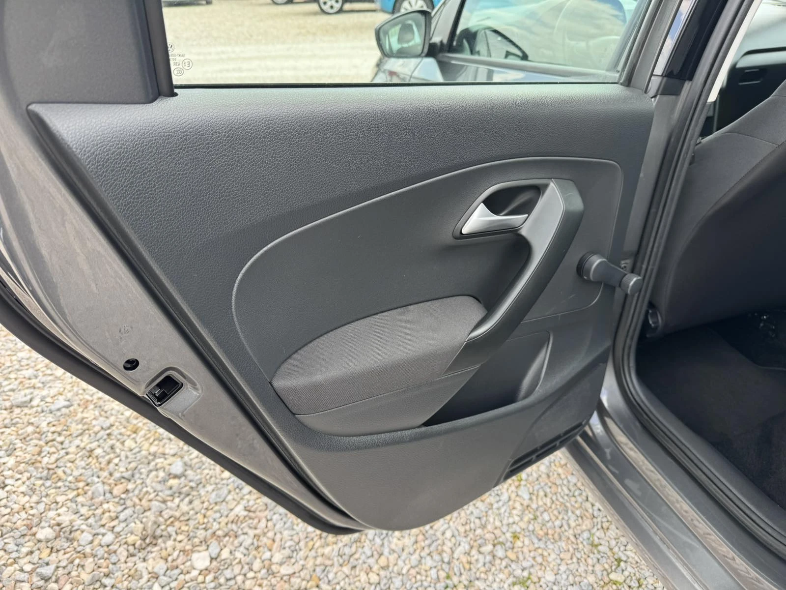 VW Polo 1.4TDI, снимка 7 - Автомобили и джипове - 54147966