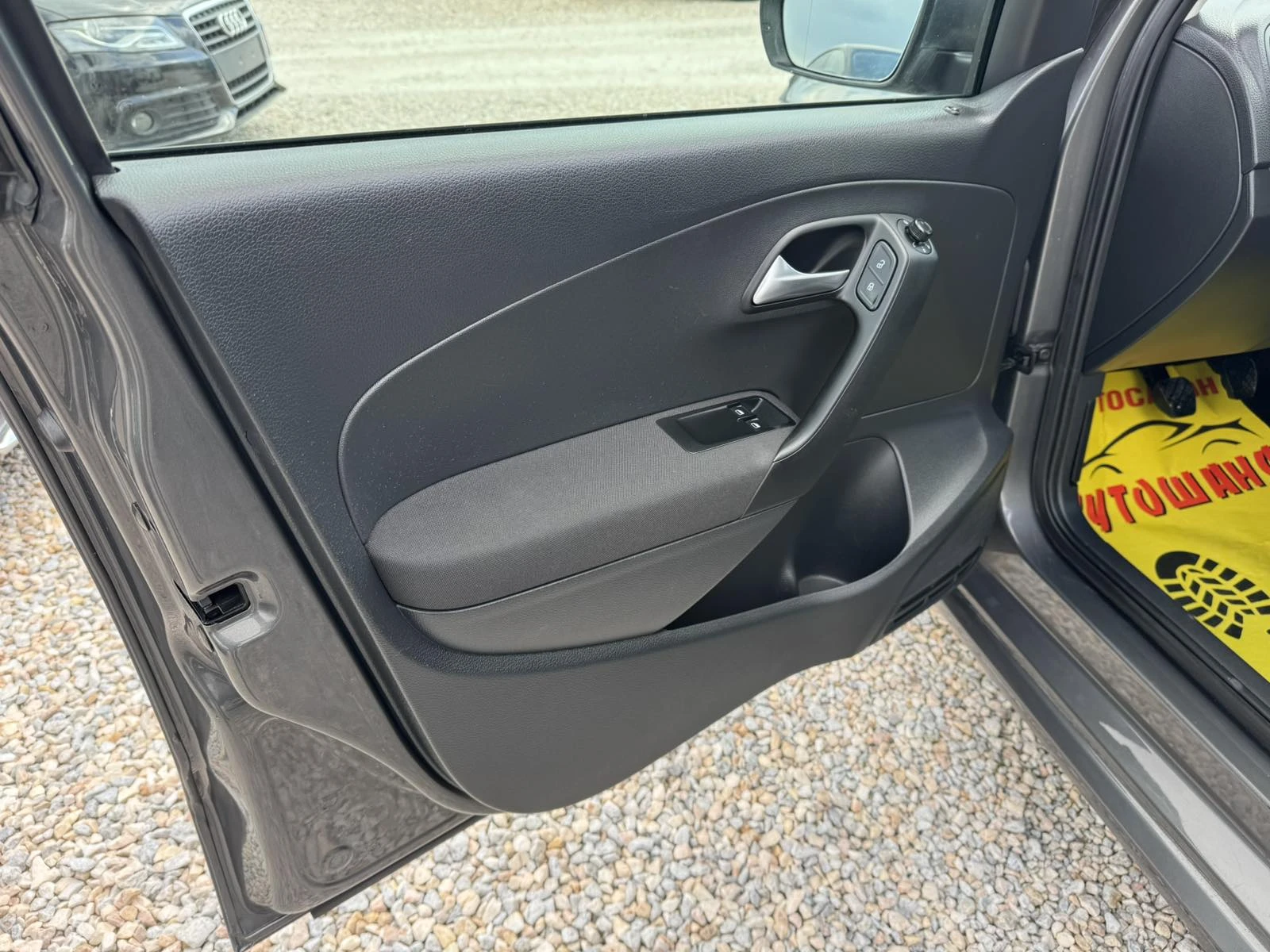 VW Polo 1.4TDI, снимка 11 - Автомобили и джипове - 54147966