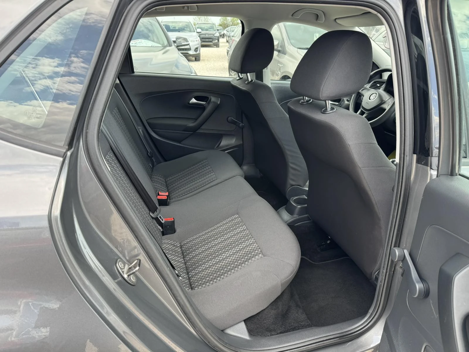 VW Polo 1.4TDI, снимка 13 - Автомобили и джипове - 54147966