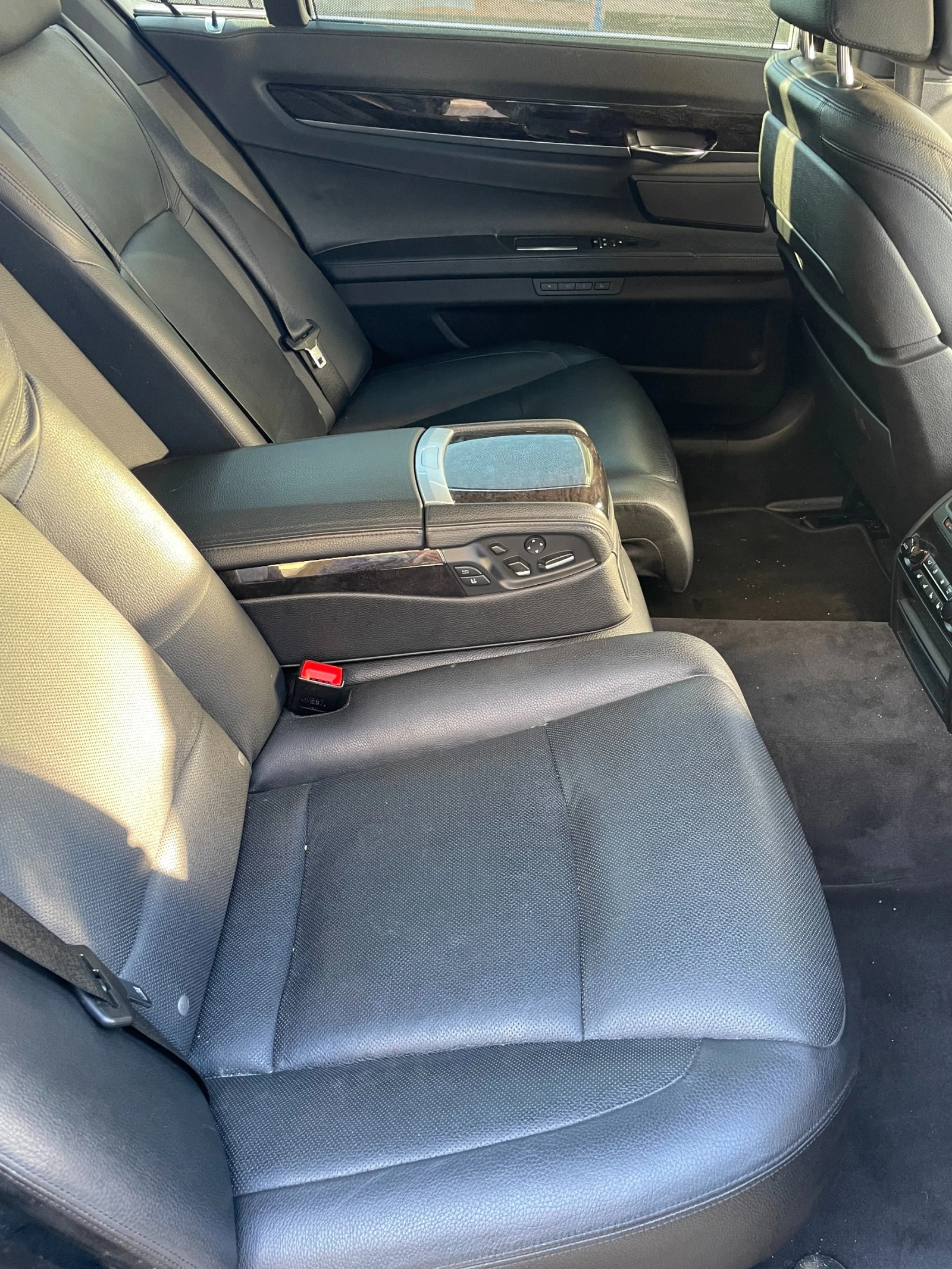 BMW 740, снимка 3 - Автомобили и джипове - 54176568