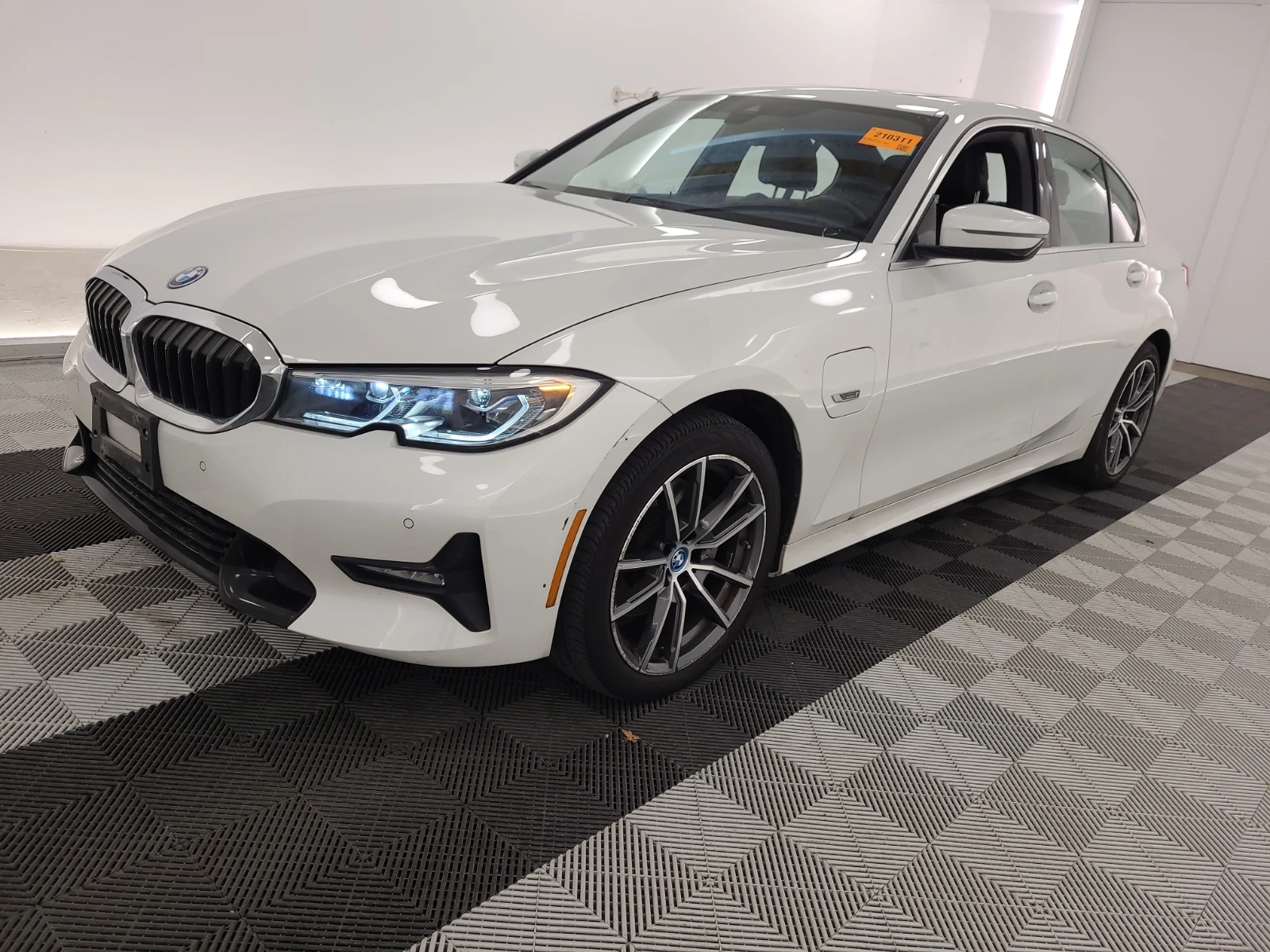 BMW 330 e xDrive Plug-In Hybrid