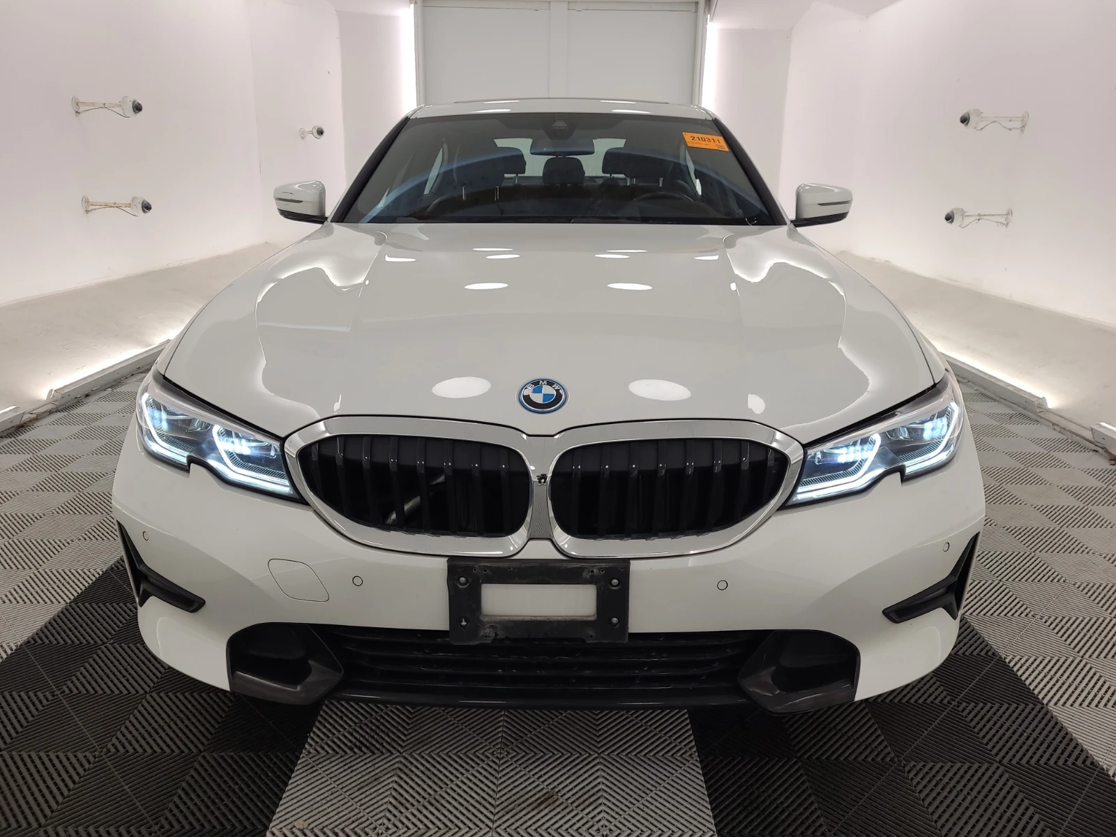 BMW 330 e xDrive Plug-In Hybrid, снимка 3 - Автомобили и джипове - 54397340