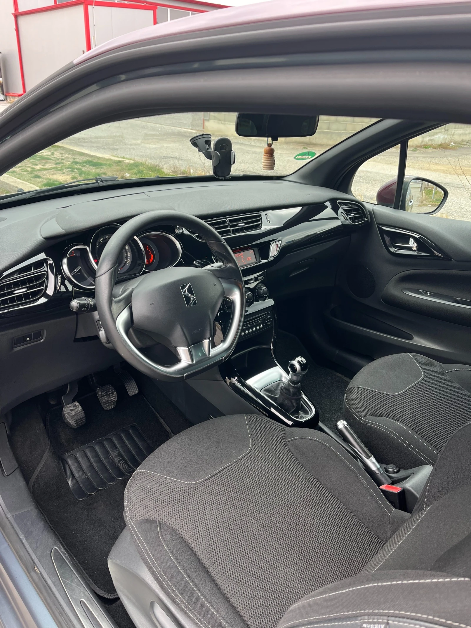 Citroen DS3, снимка 4 - Автомобили и джипове - 54534522