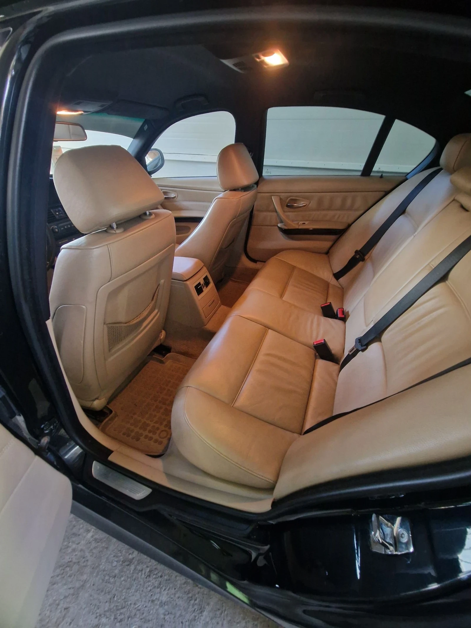 BMW 320 2.0d, снимка 14 - Автомобили и джипове - 54599263