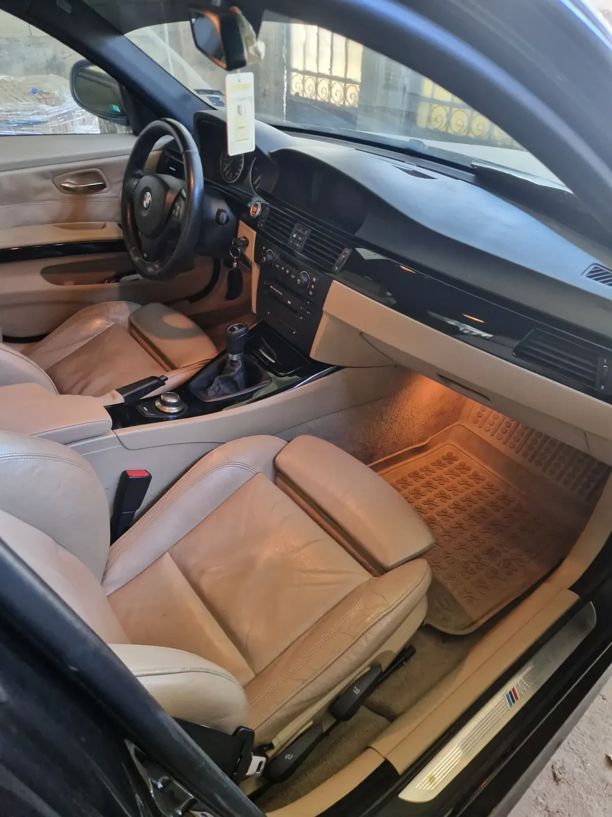 BMW 320 2.0d, снимка 13 - Автомобили и джипове - 54599263