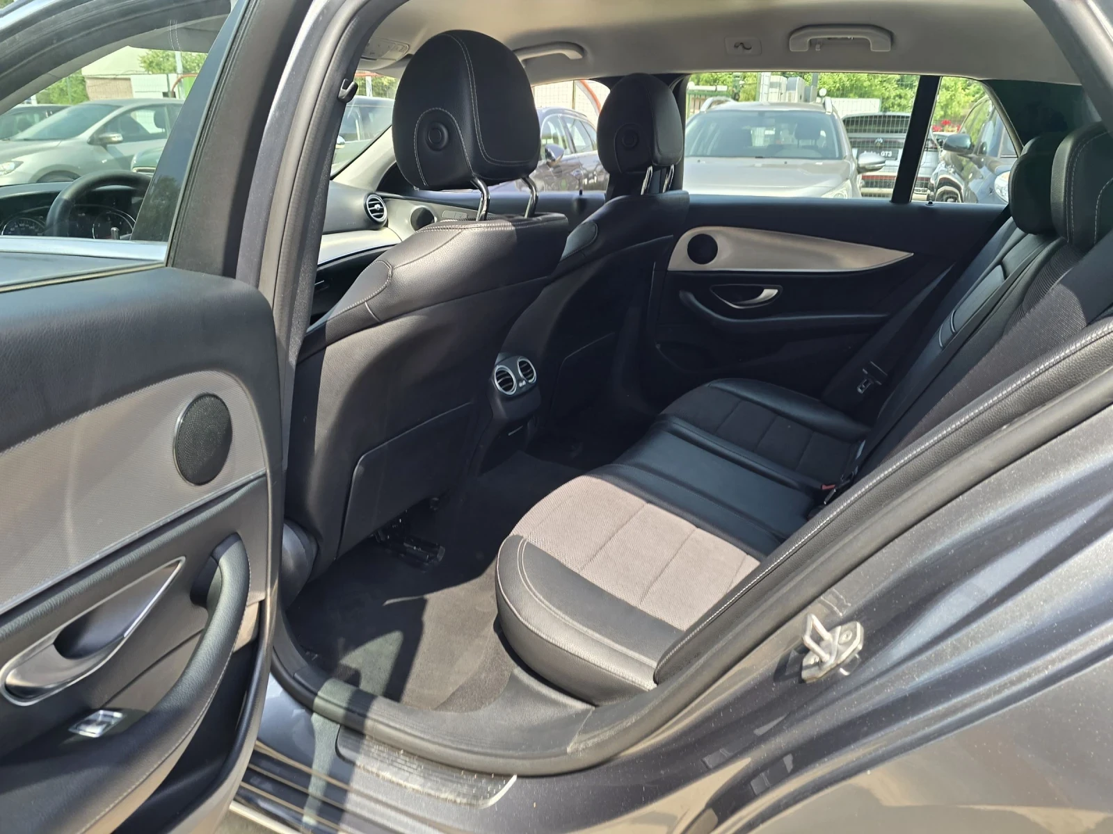 Mercedes-Benz E 200 D 150к.с Business  Топ състояние , снимка 11 - Автомобили и джипове - 54798881