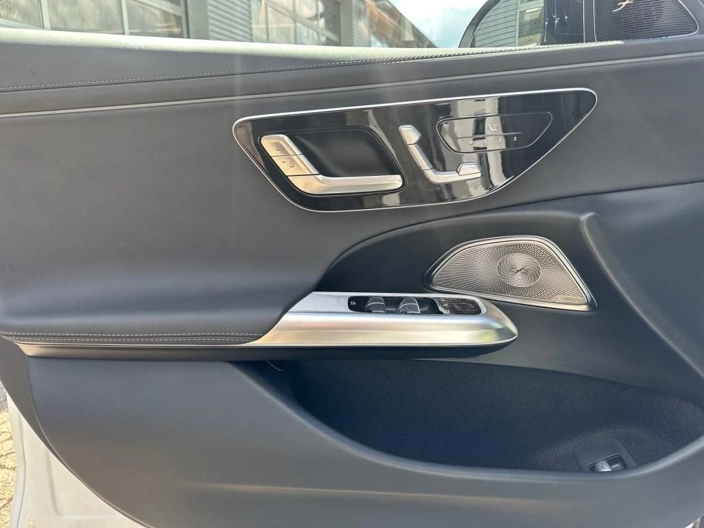 Mercedes-Benz E 200, снимка 5 - Автомобили и джипове - 54930273