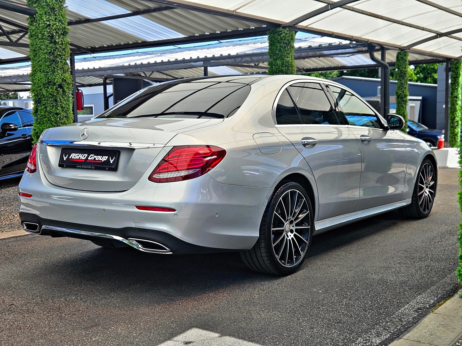 Mercedes-Benz E 220 AMG/GERMANY/DIGITAL/360CAM/PANO/AMBIENT/ПОДГРEB/LI, снимка 5 - Автомобили и джипове - 54932078