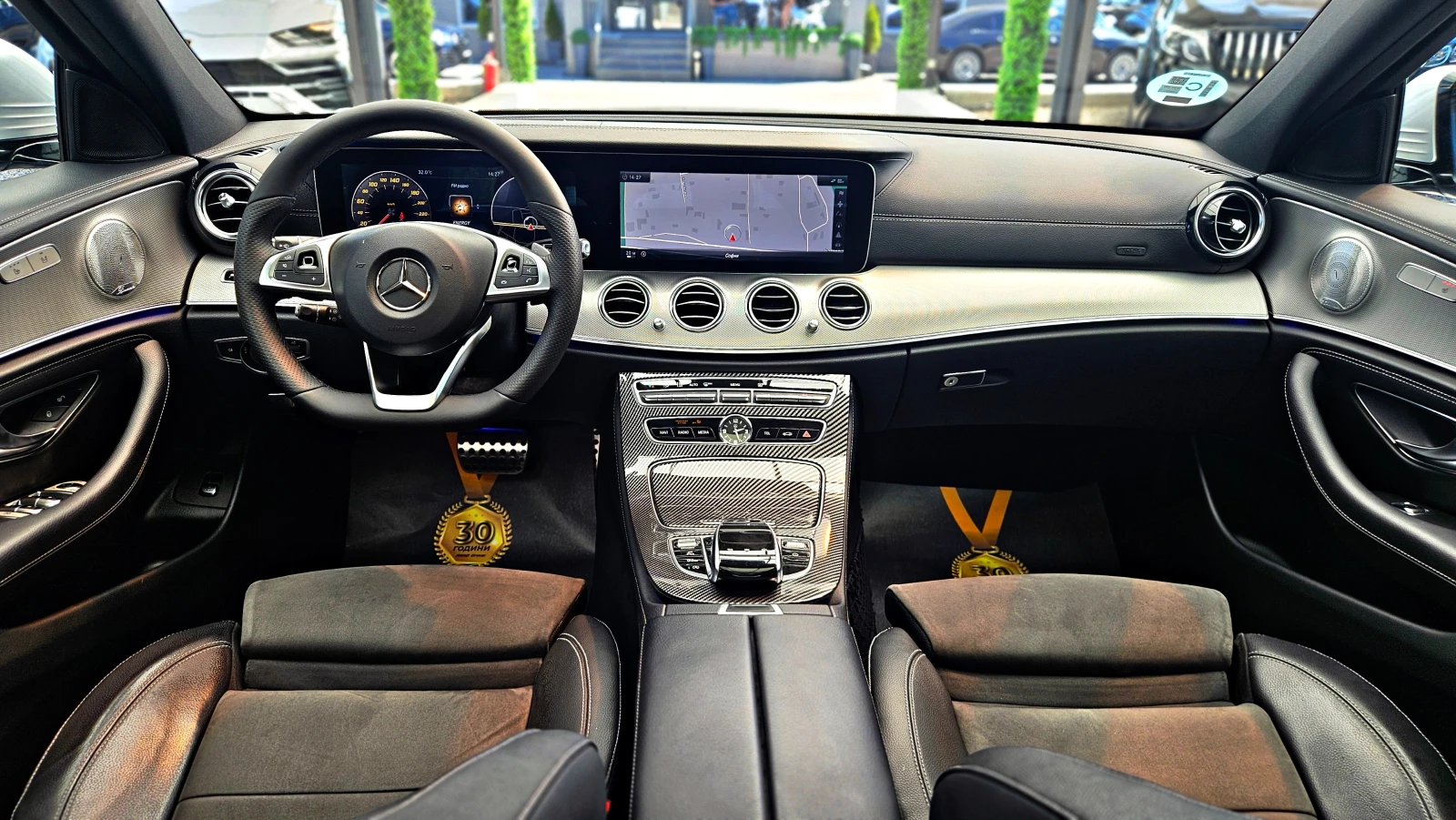 Mercedes-Benz E 220 AMG/GERMANY/DIGITAL/360CAM/PANO/AMBIENT/ПОДГРEB/LI, снимка 10 - Автомобили и джипове - 54932078