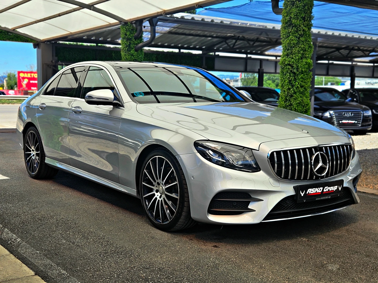 Mercedes-Benz E 220 AMG/GERMANY/DIGITAL/360CAM/PANO/AMBIENT/ПОДГРEB/LI, снимка 3 - Автомобили и джипове - 54932078