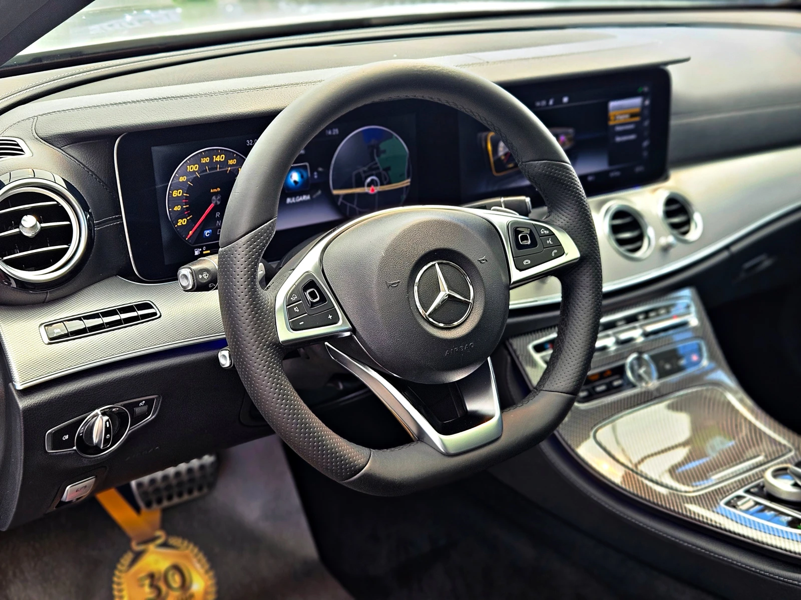 Mercedes-Benz E 220 AMG/GERMANY/DIGITAL/360CAM/PANO/AMBIENT/ПОДГРEB/LI, снимка 11 - Автомобили и джипове - 54932078