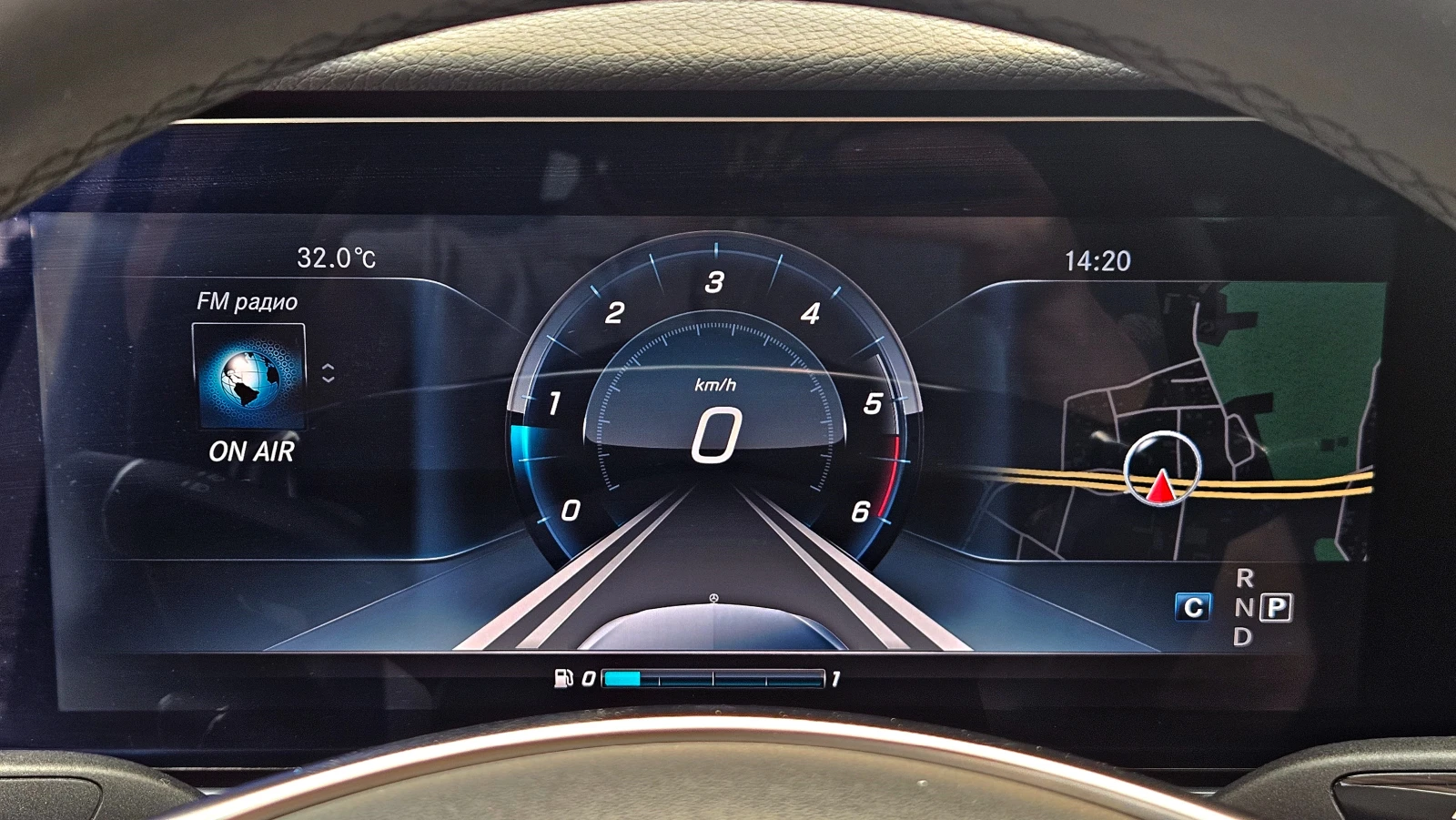 Mercedes-Benz E 220 AMG/GERMANY/DIGITAL/360CAM/PANO/AMBIENT/ПОДГРEB/LI, снимка 9 - Автомобили и джипове - 54932078