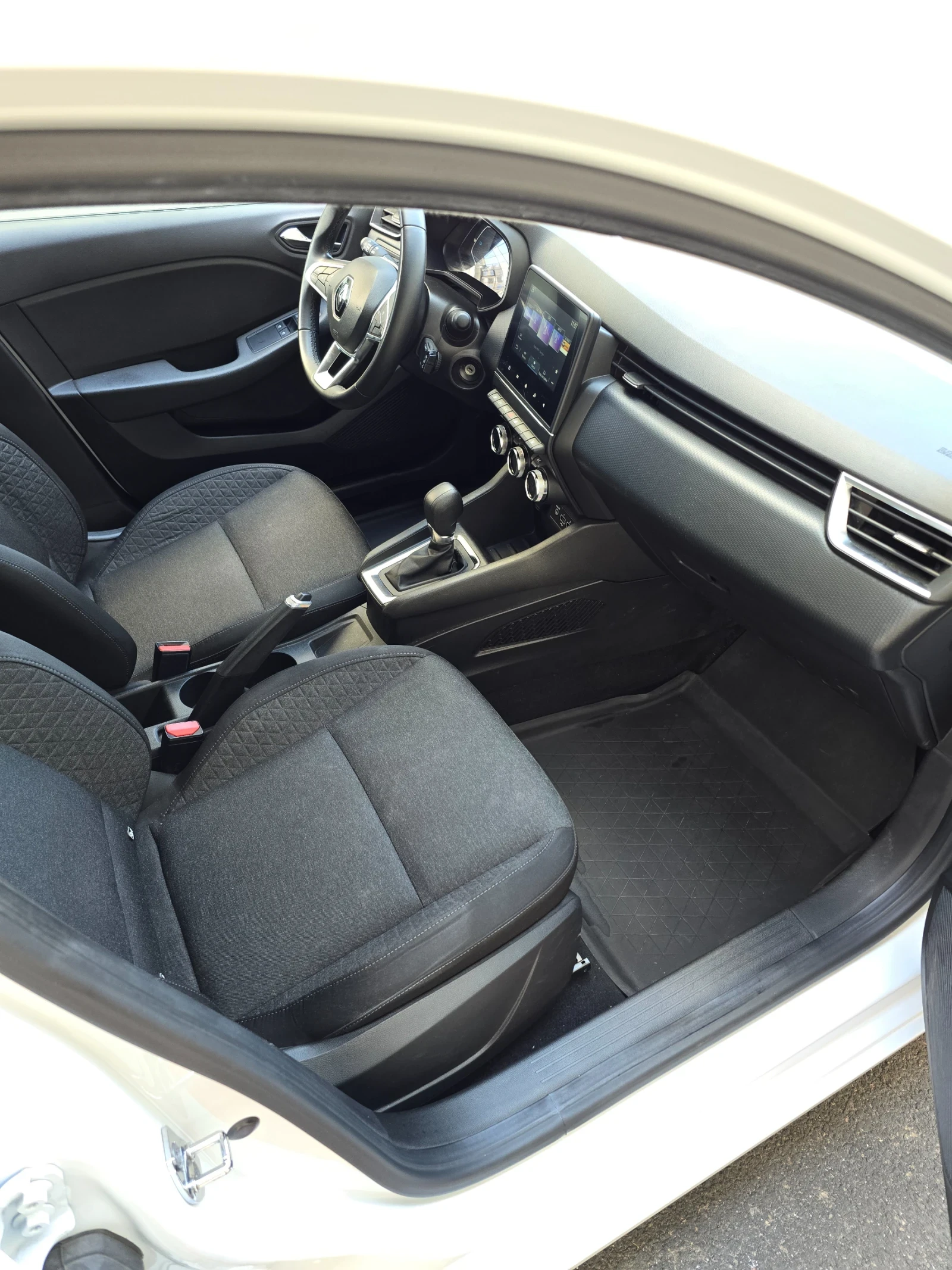 Renault Clio 1.6 e- tech, снимка 7 - Автомобили и джипове - 54986308