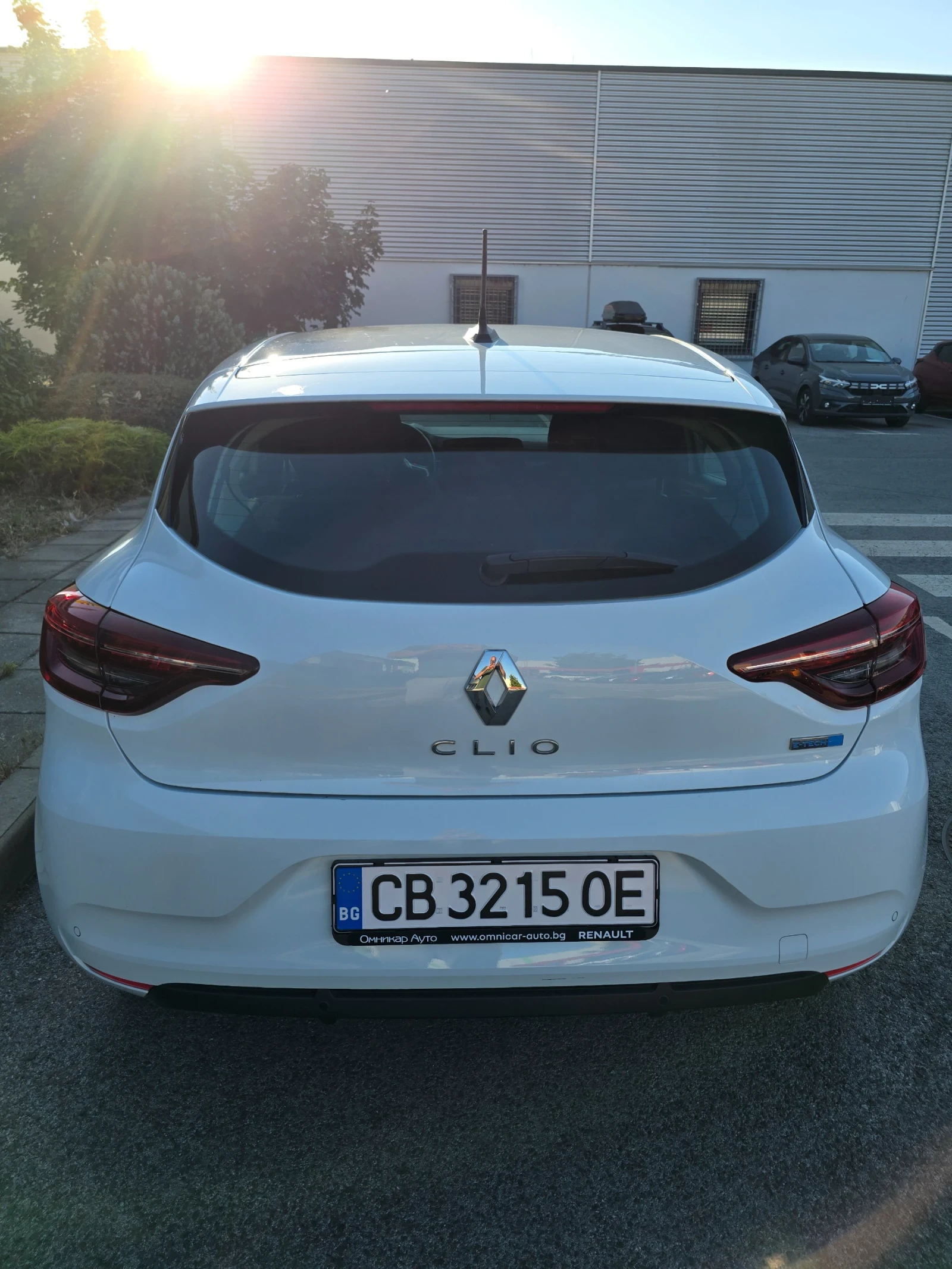 Renault Clio 1.6 e- tech, снимка 6 - Автомобили и джипове - 54986308