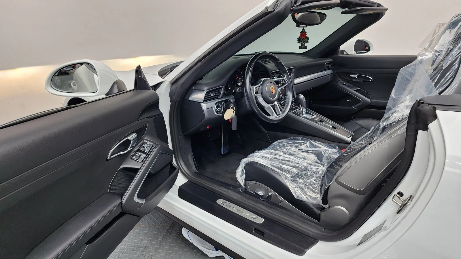 Porsche 911 CARRERA 4* BOSE* ПОДГРЕВ ВОЛАН* КРАЙНА ЦЕНА, снимка 10 - Автомобили и джипове - 55243555