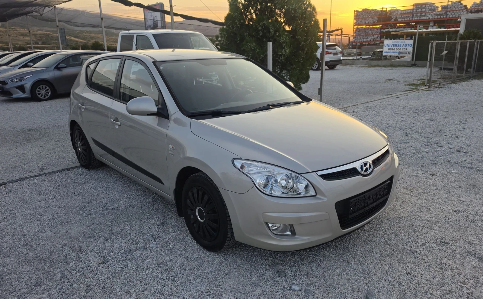 Hyundai I30 1.4i.107кс.Отлична, снимка 5 - Автомобили и джипове - 55437036