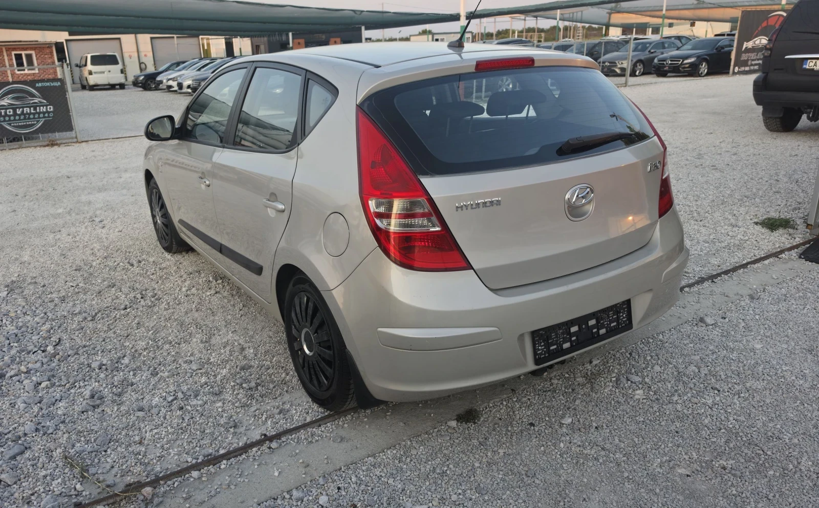 Hyundai I30 1.4i.107кс.Отлична, снимка 4 - Автомобили и джипове - 55437036
