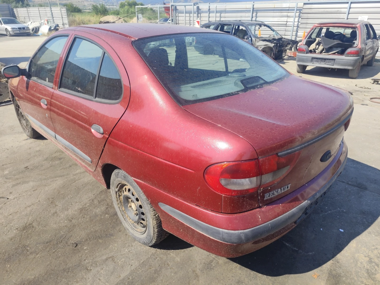 Renault Megane 1.6, снимка 4 - Автомобили и джипове - 55582640