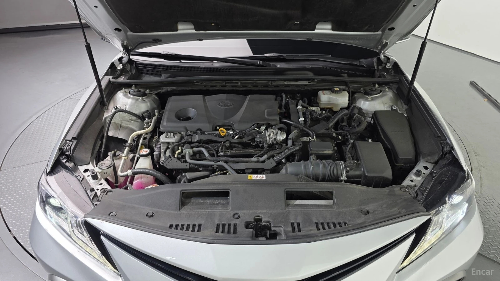 Toyota Camry * ПАНО* KEYLESS* Camera* ПОДГРЕВ* LED* , снимка 6 - Автомобили и джипове - 55625594