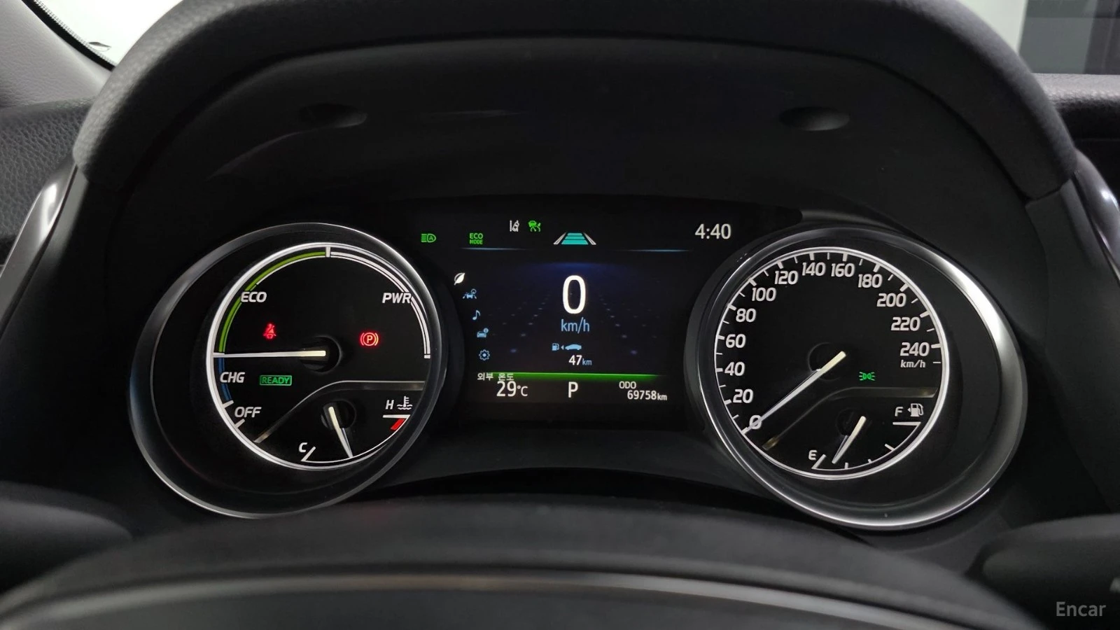 Toyota Camry * ПАНО* KEYLESS* Camera* ПОДГРЕВ* LED* , снимка 8 - Автомобили и джипове - 55625594