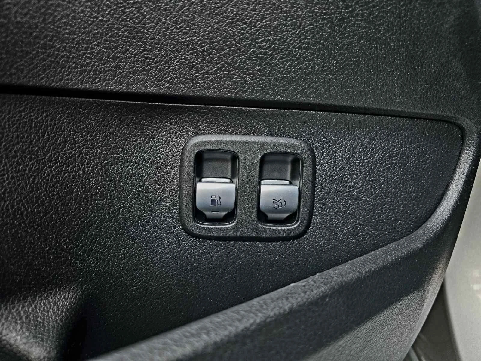Mercedes-Benz C 300 C300e Avangarde/Plug-In Hybrid, снимка 5 - Автомобили и джипове - 55959303