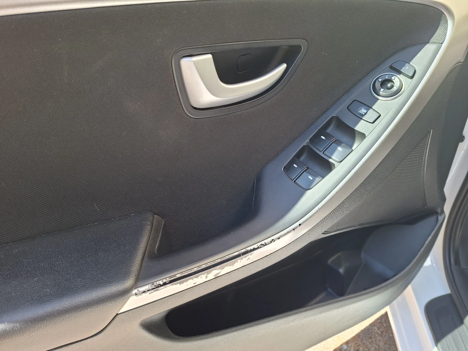 Hyundai I30 1.6 CRDI, снимка 12 - Автомобили и джипове - 56244268