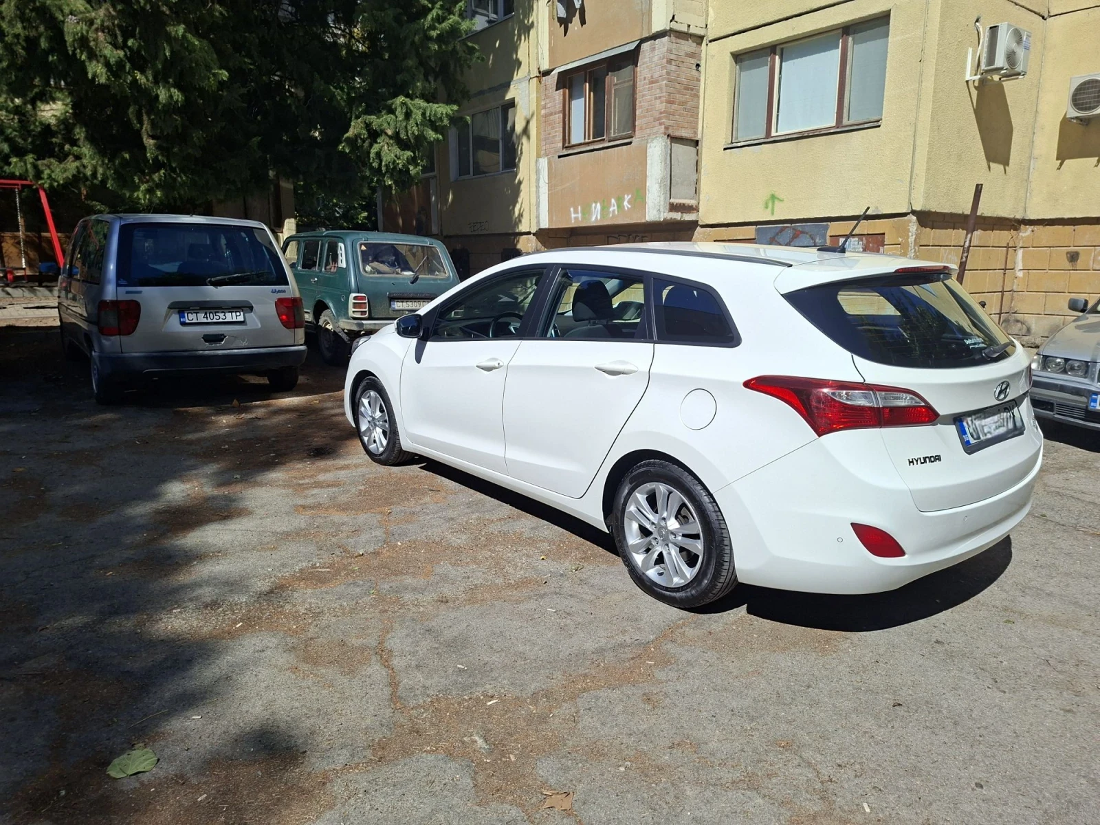 Hyundai I30 1.6 CRDI, снимка 4 - Автомобили и джипове - 56244268