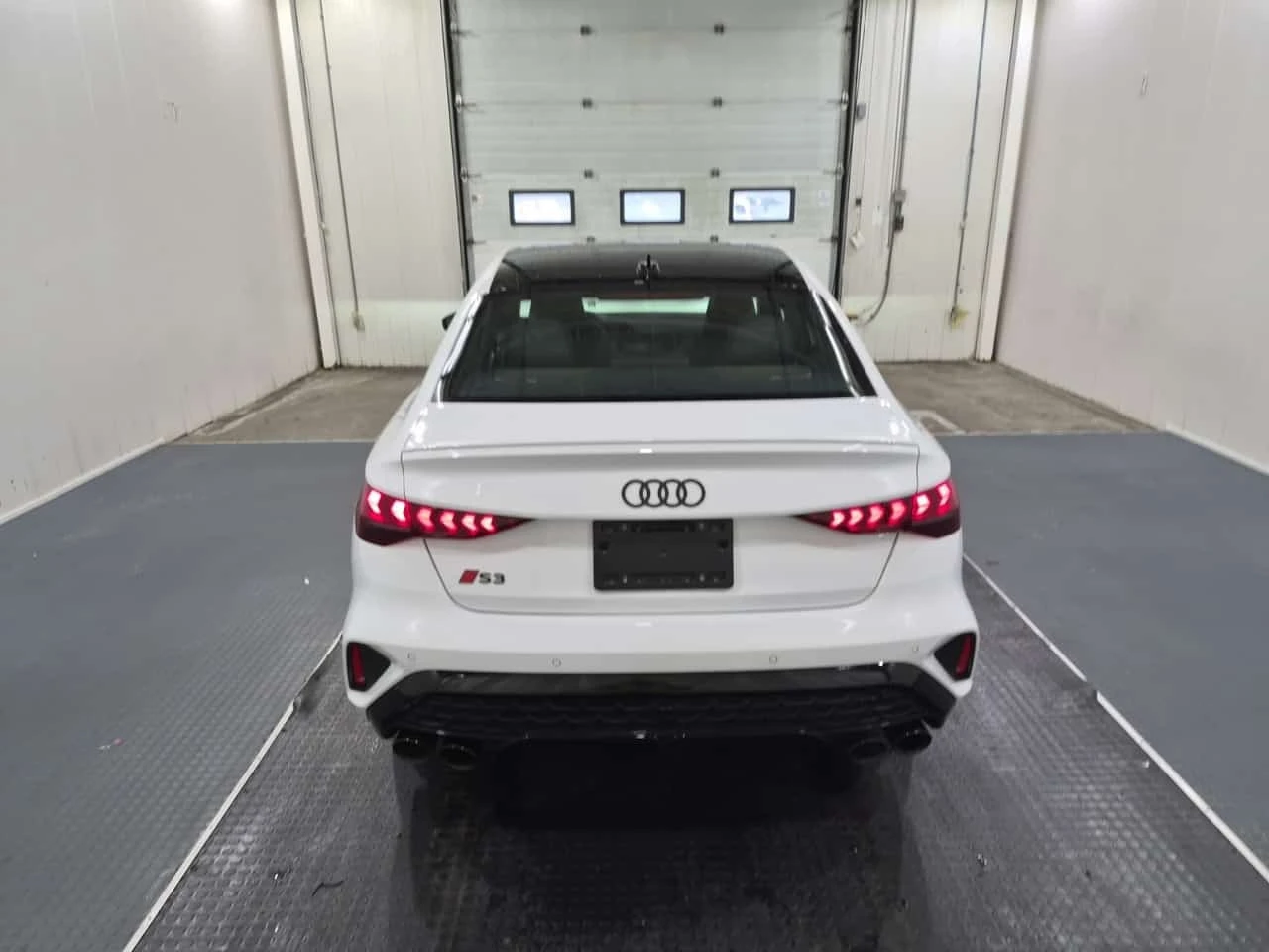 Audi S3  Progressiv / Bucket / Distronic / Carfax  , снимка 16 - Автомобили и джипове - 56323990