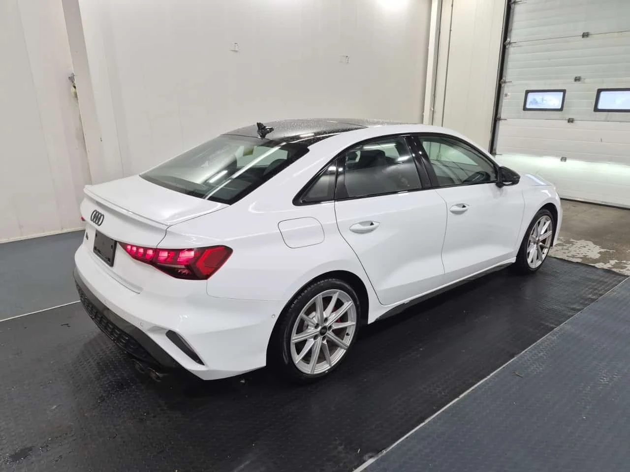 Audi S3  Progressiv / Bucket / Distronic / Carfax  , снимка 2 - Автомобили и джипове - 56323990