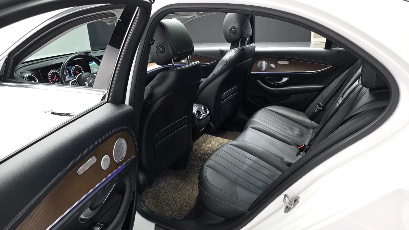 Mercedes-Benz E 300 e PLUG-IN-HYBRID * BURM * 360 * ����� * ���� * HUD | Mobile.bg � ����������� 9
