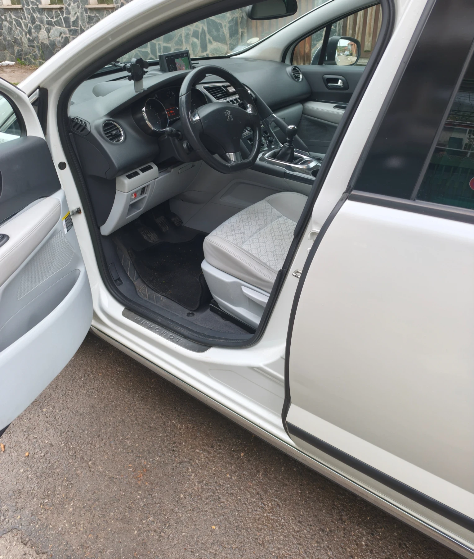 Peugeot 3008 1.6 HDI, снимка 5 - Автомобили и джипове - 56564932