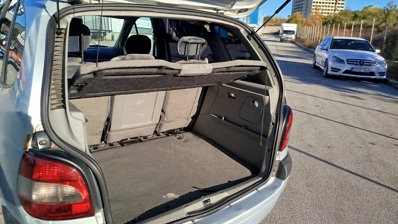 Renault Scenic Бензин/газ, снимка 7 - Автомобили и джипове - 56638057