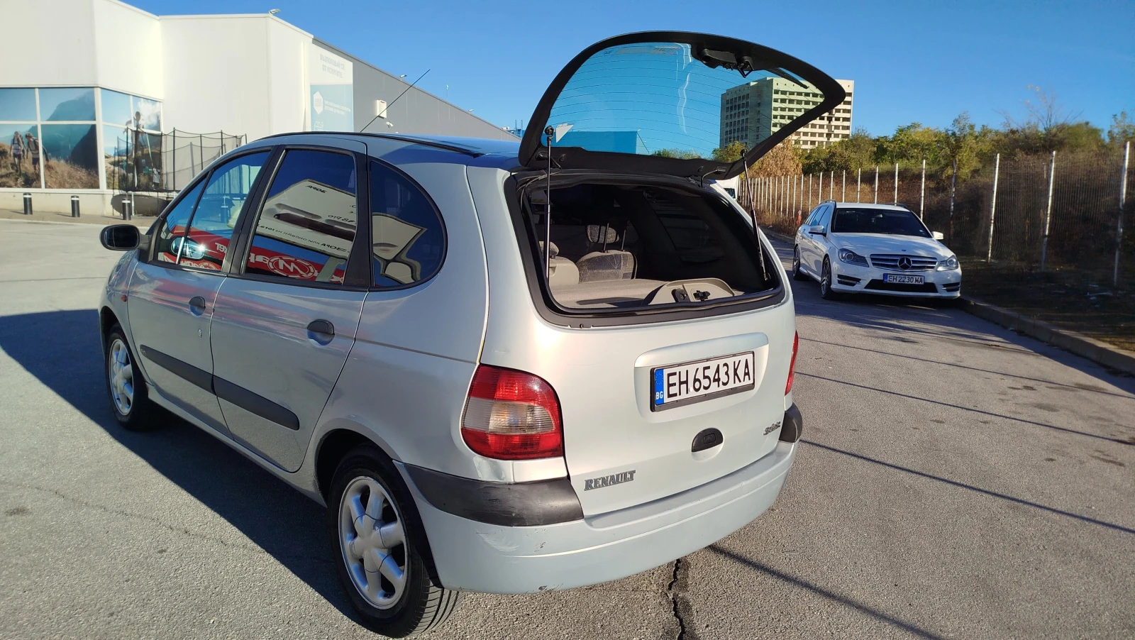 Renault Scenic Бензин/газ, снимка 6 - Автомобили и джипове - 56638057