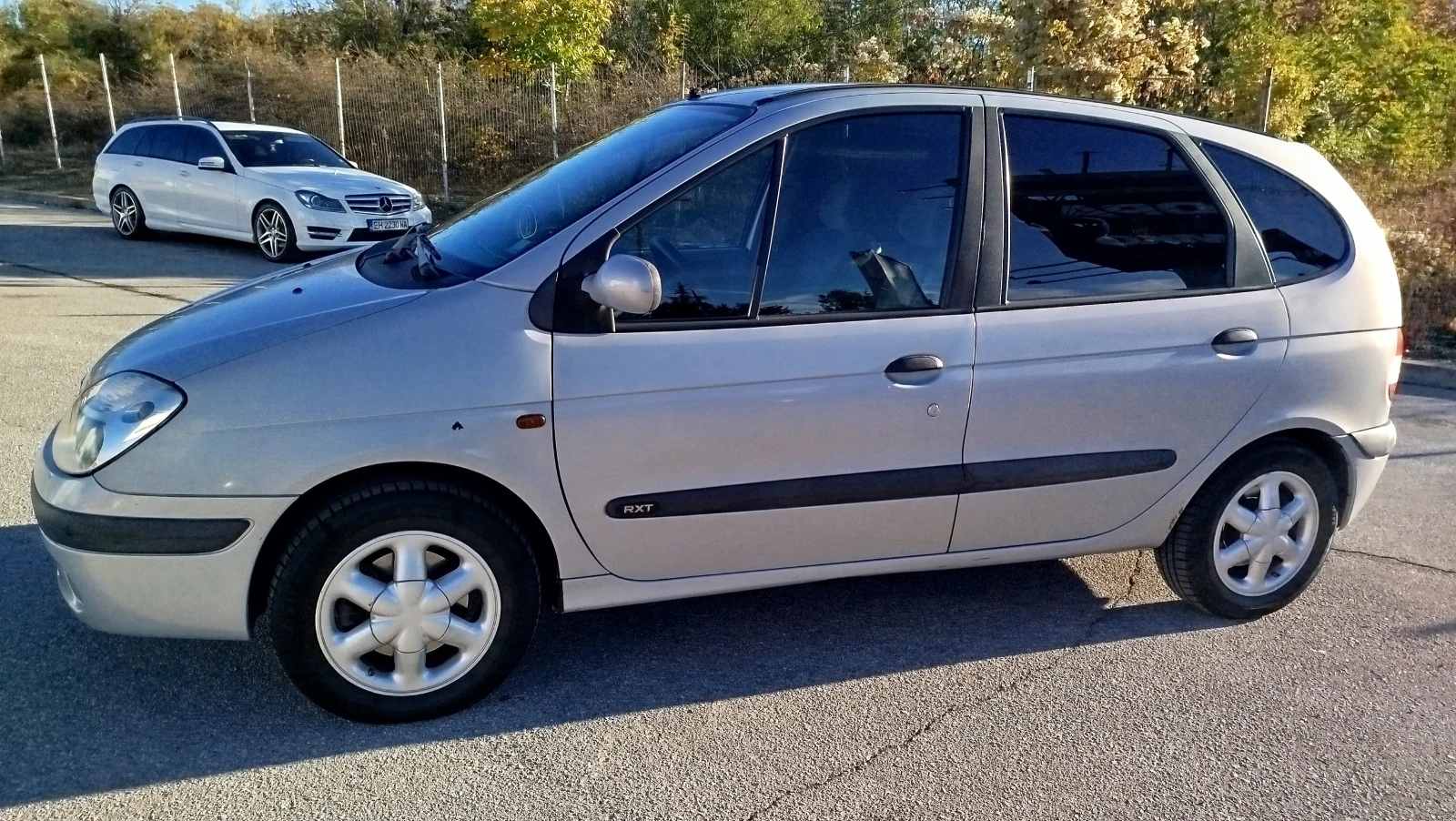 Renault Scenic Бензин/газ, снимка 4 - Автомобили и джипове - 56638057
