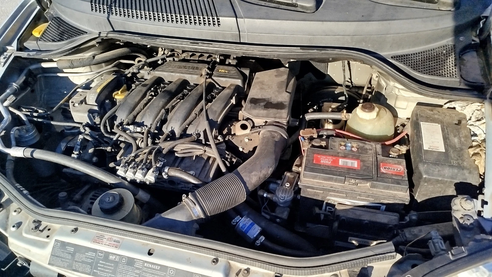Renault Scenic Бензин/газ, снимка 8 - Автомобили и джипове - 56638057