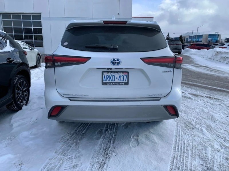Toyota Highlander * Hybrid Limited * CARFAX * БЕЗ ПЪРВОНАЧАЛНА ВНОСК, снимка 4 - Автомобили и джипове - 53219636
