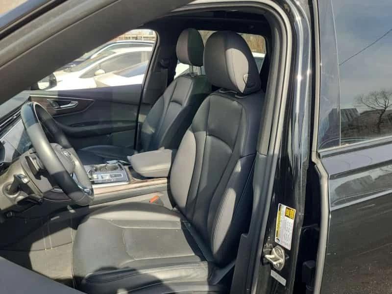 Audi Q7 * PROGRESSIV * CARFAX * ДВА КЛЮЧА * 7 МЕСТА, снимка 4 - Автомобили и джипове - 53880708