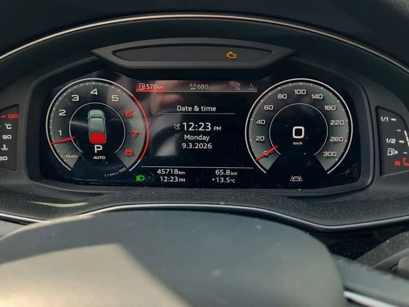 Audi Q7 * PROGRESSIV * CARFAX * ДВА КЛЮЧА * 7 МЕСТА, снимка 8 - Автомобили и джипове - 53880708