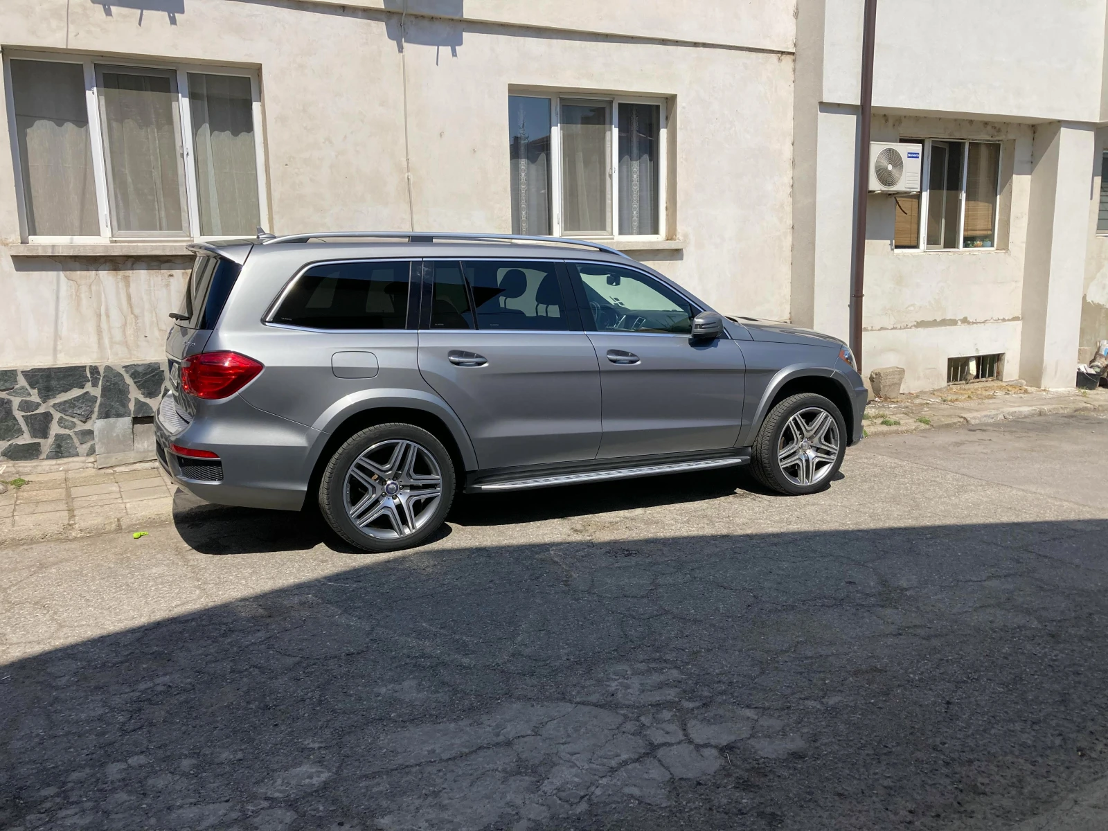 Mercedes-Benz GL 350 AMG/21"/Обдухв/Soft-Close/360 камери/Панорама/ - изображение 6