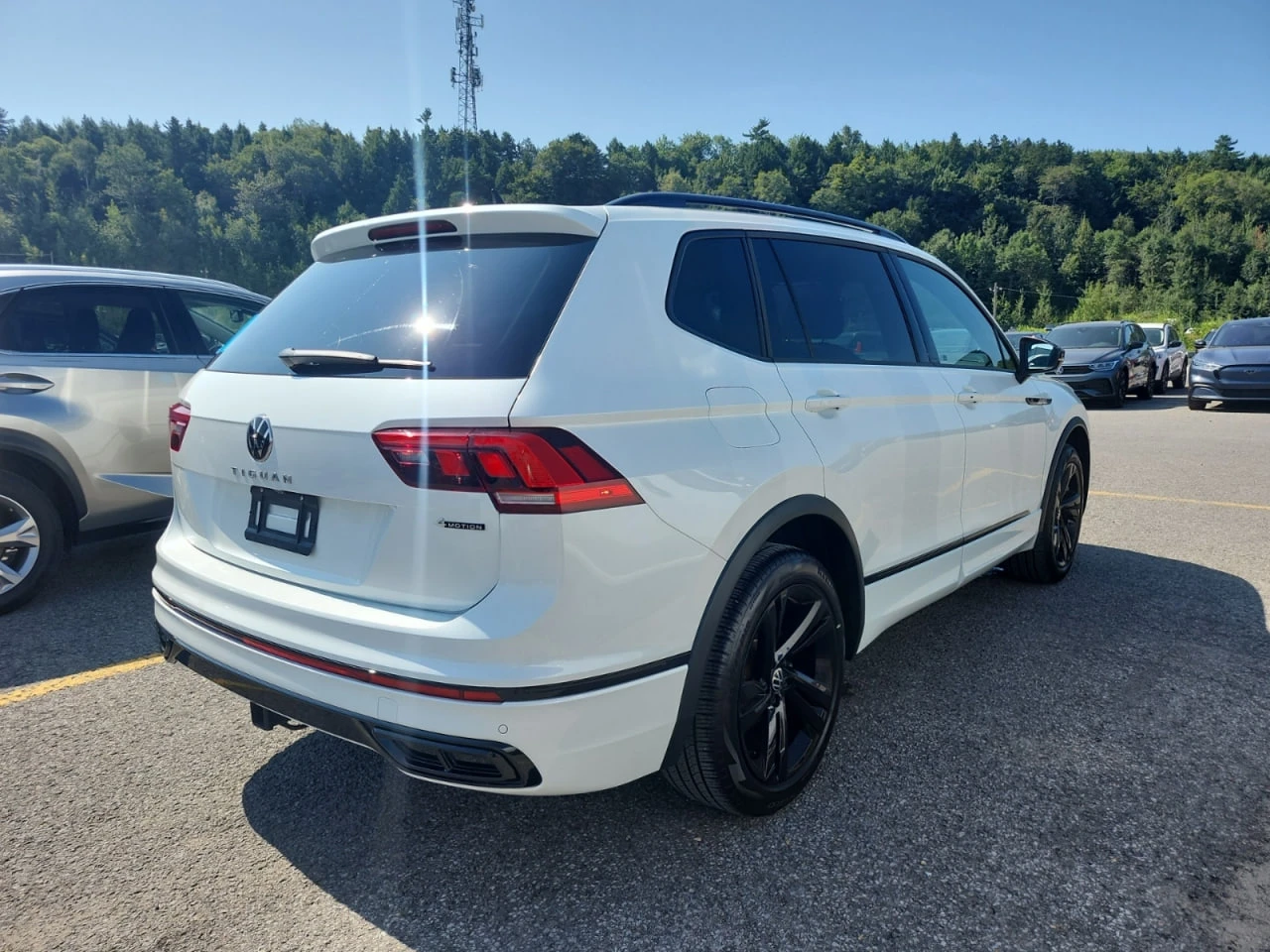 VW Tiguan CARFAX* АВТОФИНАНСИРАНЕ* БЕЗ ПЪРВОНАЧАЛНА ВНОСКА*  - изображение 3