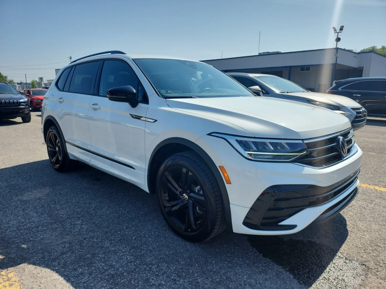 VW Tiguan CARFAX* АВТОФИНАНСИРАНЕ* БЕЗ ПЪРВОНАЧАЛНА ВНОСКА*  - изображение 2