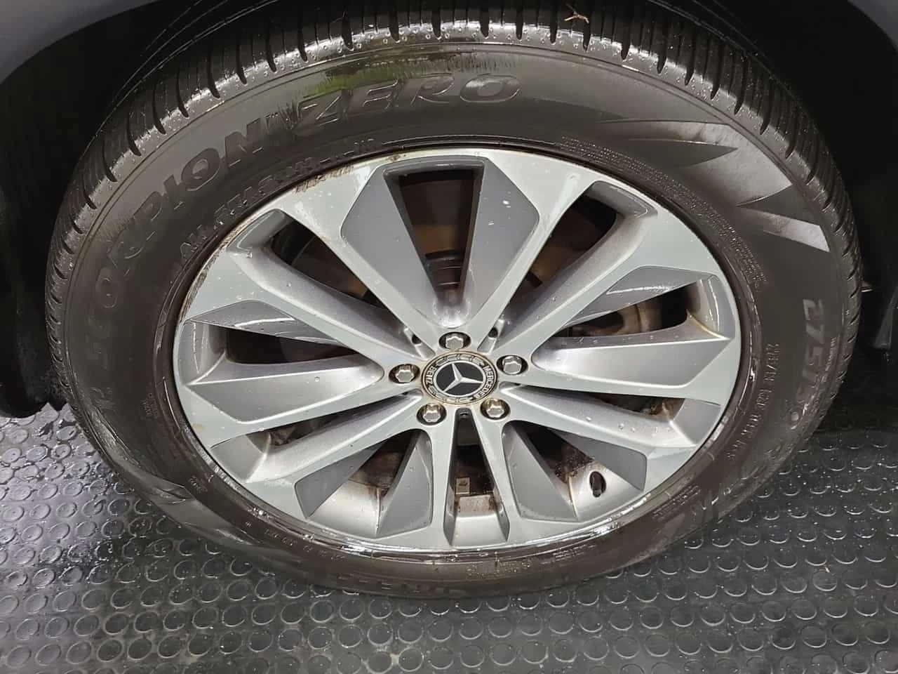 Mercedes-Benz GLE 450 CARFAX/360 CAM/PANO/АМБИЕНТНО, снимка 10 - Автомобили и джипове - 53730808