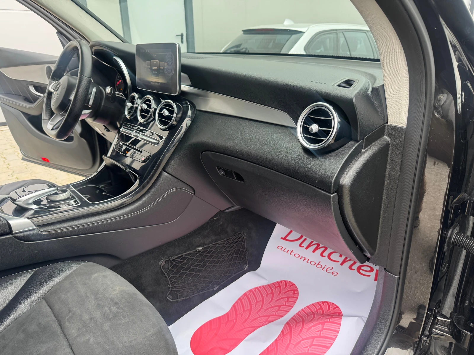 Mercedes-Benz GLC 250 AMG pack, снимка 10 - Автомобили и джипове - 54310496