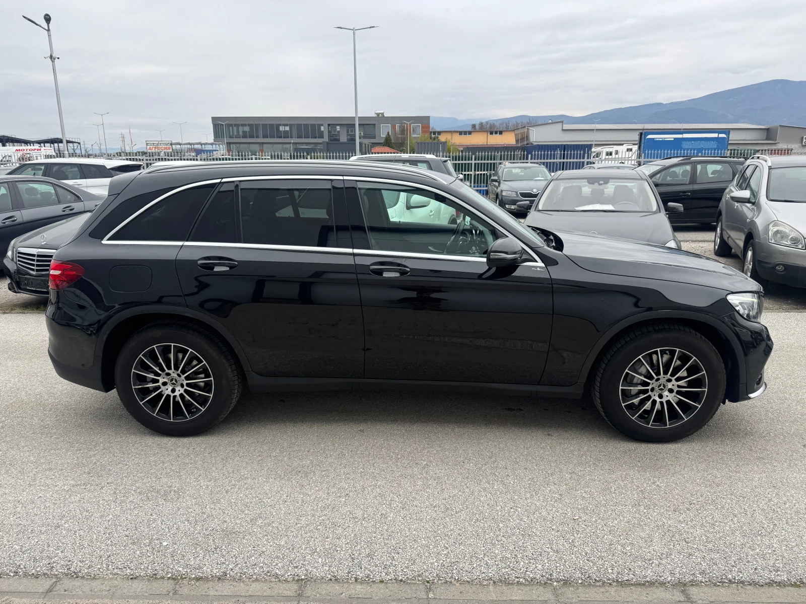 Mercedes-Benz GLC 250 AMG pack, снимка 4 - Автомобили и джипове - 54310496