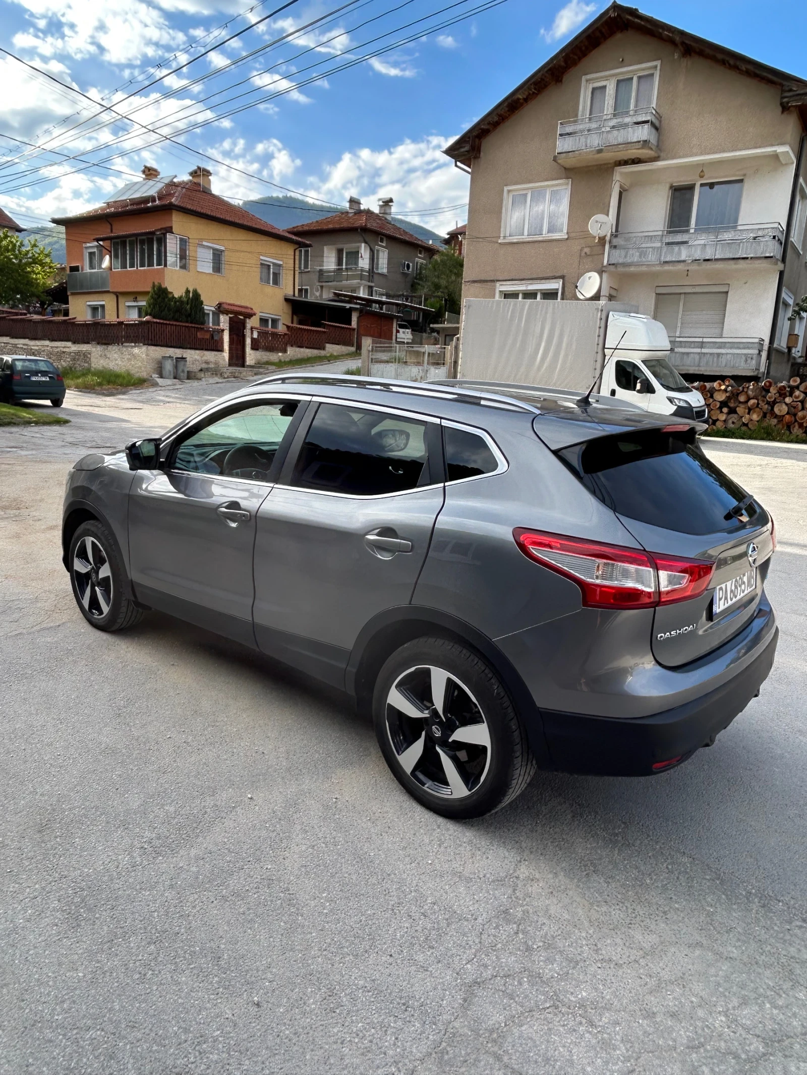 Nissan Qashqai 1.5 dci 110, снимка 2 - Автомобили и джипове - 54542624